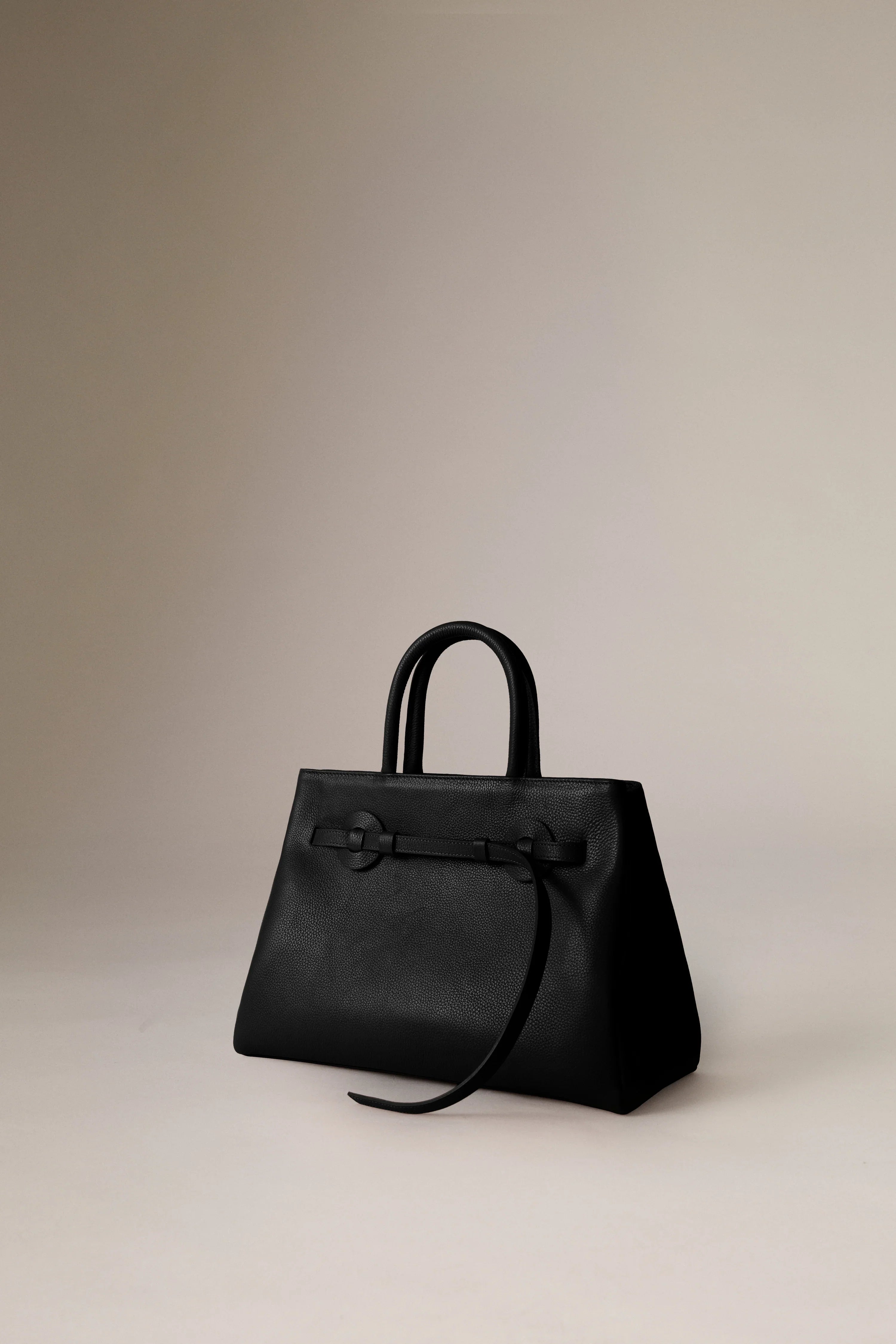 Leather Donut Handbag M Black