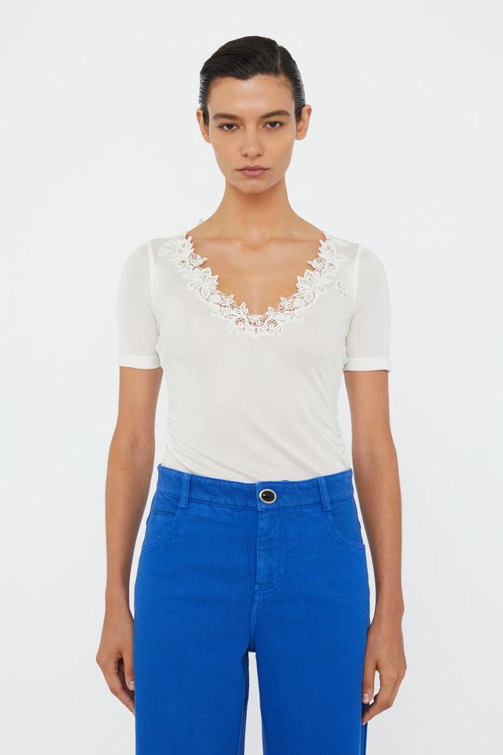 Hibiscus Embroidered Rib Tee