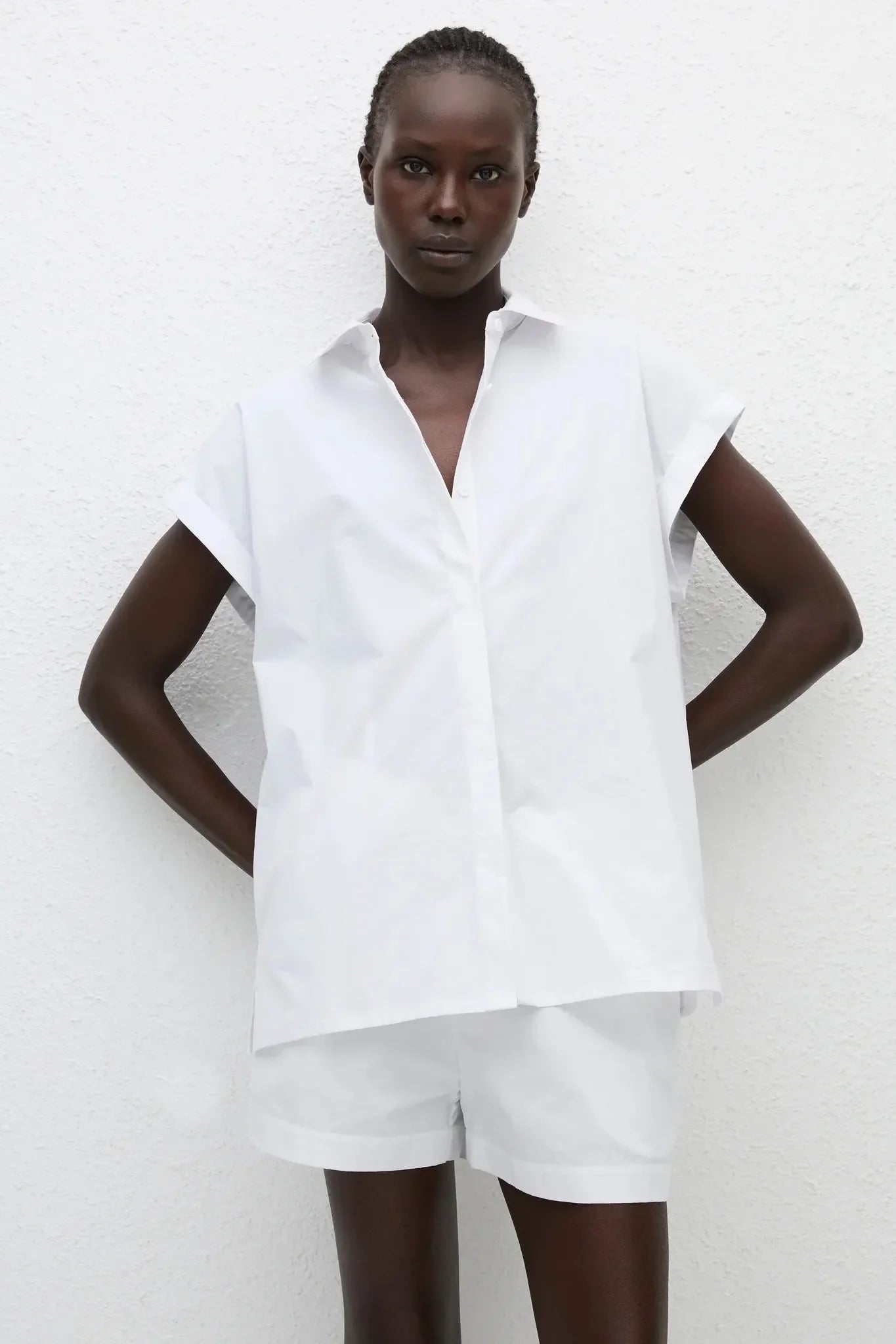 Relaxed Sleeveless Shirt (White)