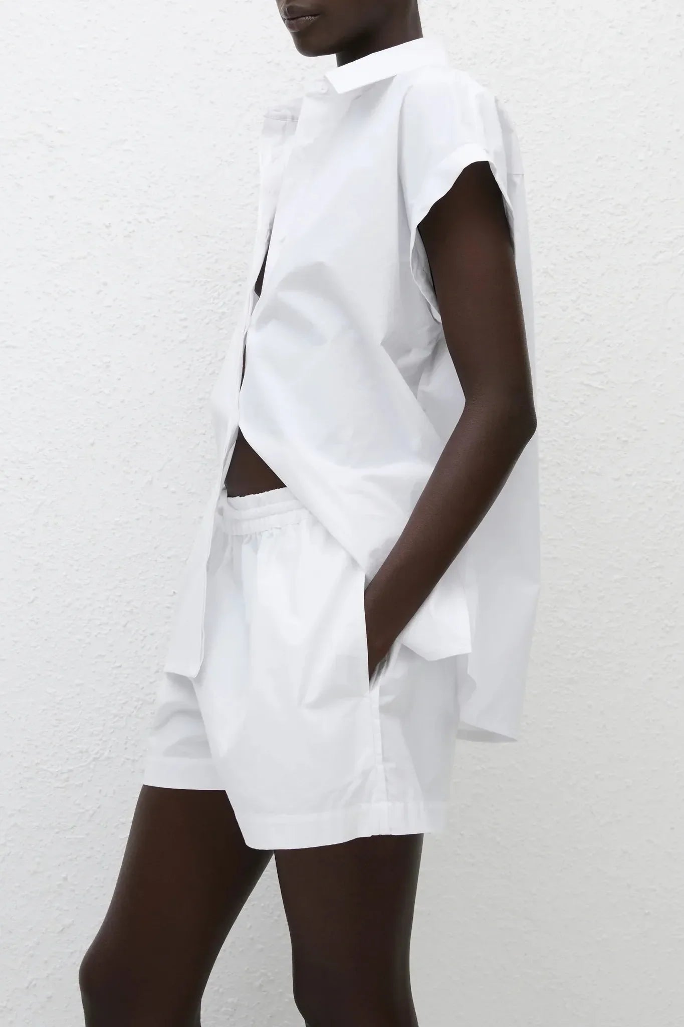Relaxed Sleeveless Shirt (White)